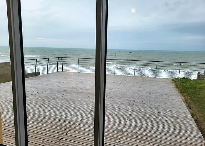 L\'Hermitage, Villa Front De Mer
